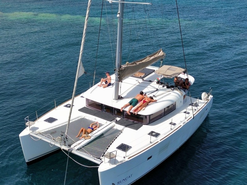 Private Catamaran Chartering Lagoon 400
